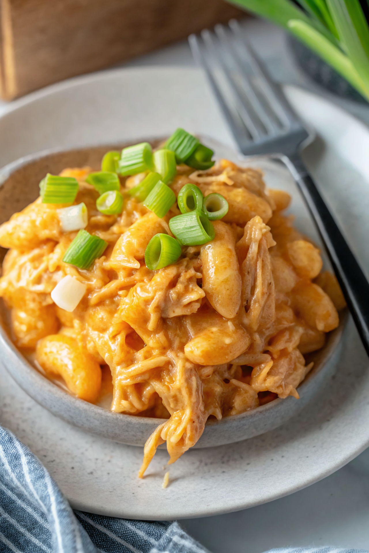 Slow Cooker Buffalo Chicken Mac and Cheese Recipe