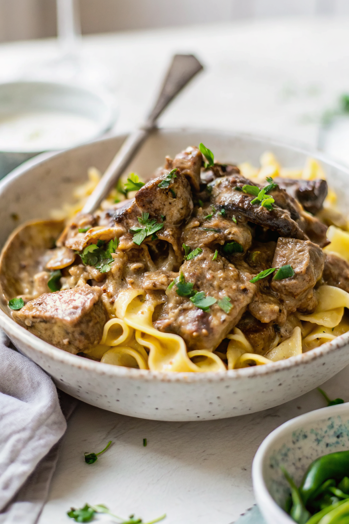 Slow Cooker Beef Stroganoff with Egg Noodles – Easy Comfort Food