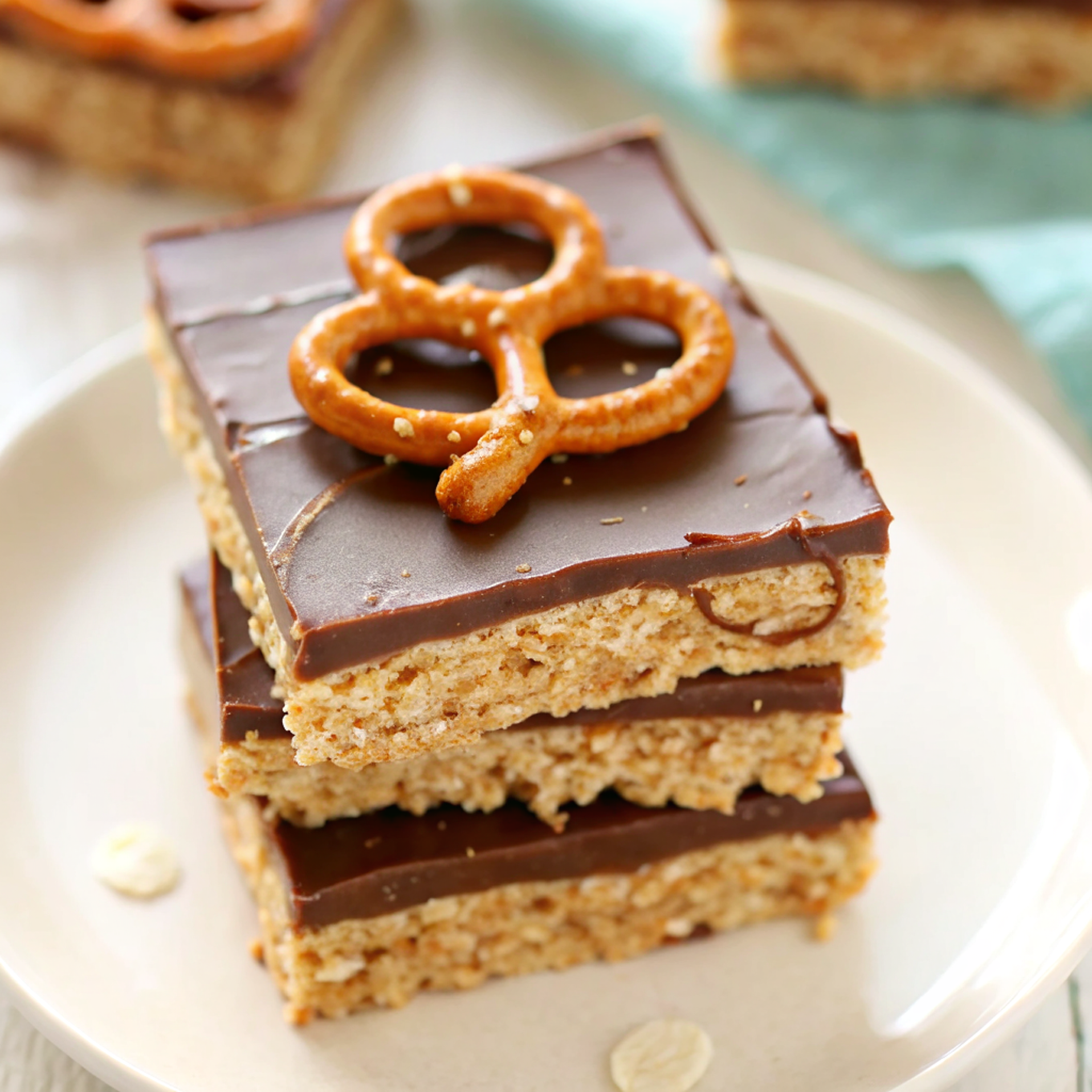 No-Bake Peanut Butter Pretzel Bars: Easy 5-Ingredient Recipe